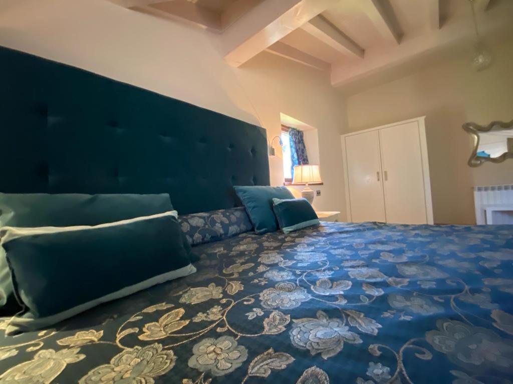 Picos De Europa Suites And Rooms Turieno Exterior photo