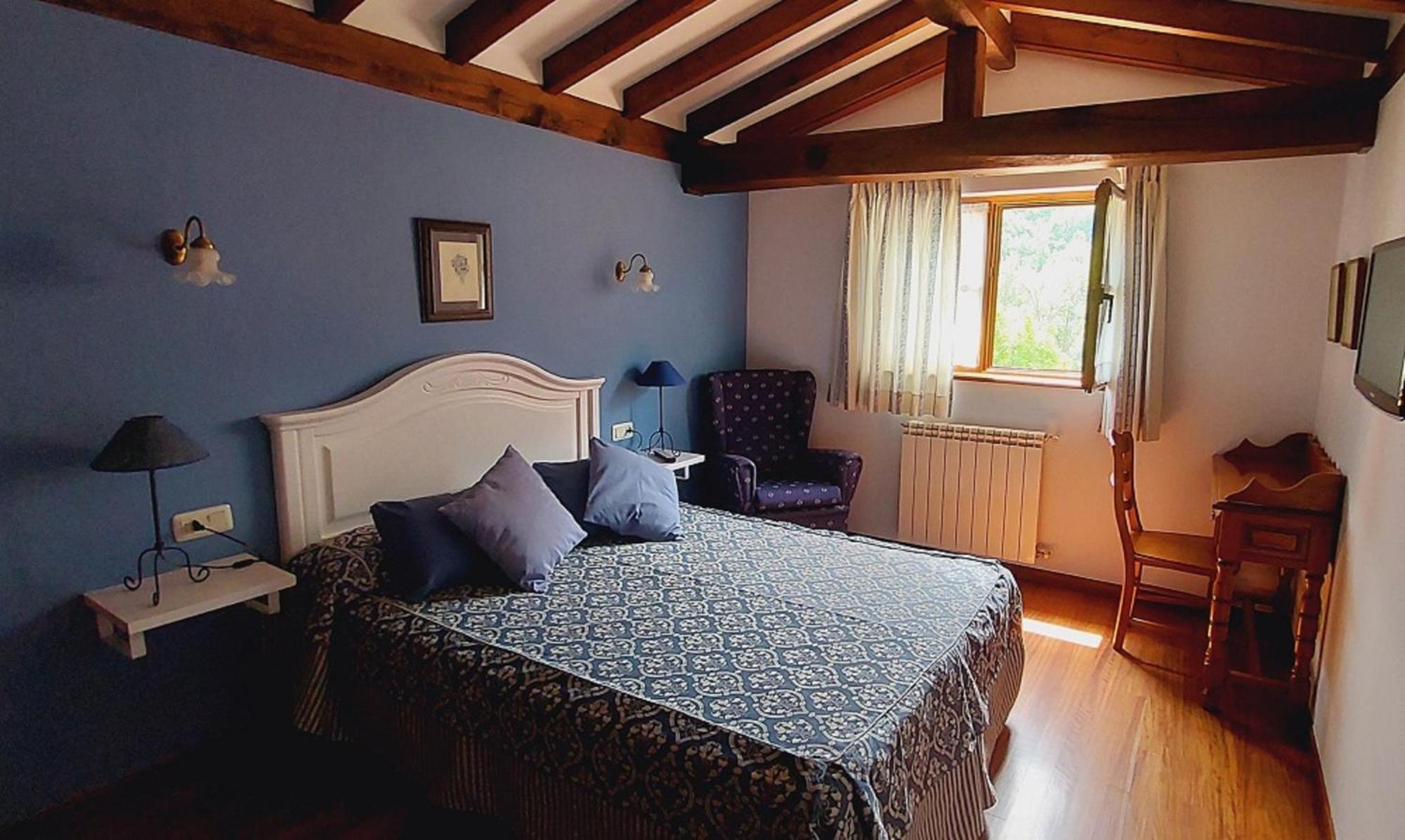 Picos De Europa Suites And Rooms Turieno Exterior photo
