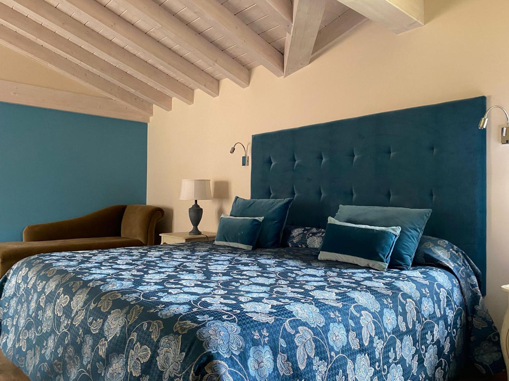 Picos De Europa Suites And Rooms Turieno Exterior photo