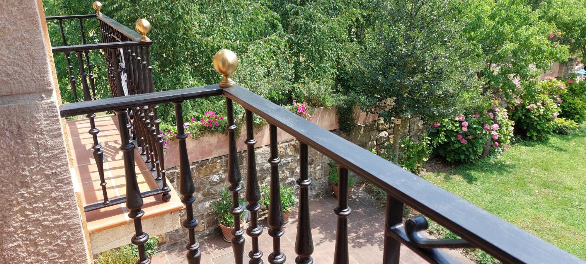 Picos De Europa Suites And Rooms Turieno Exterior photo