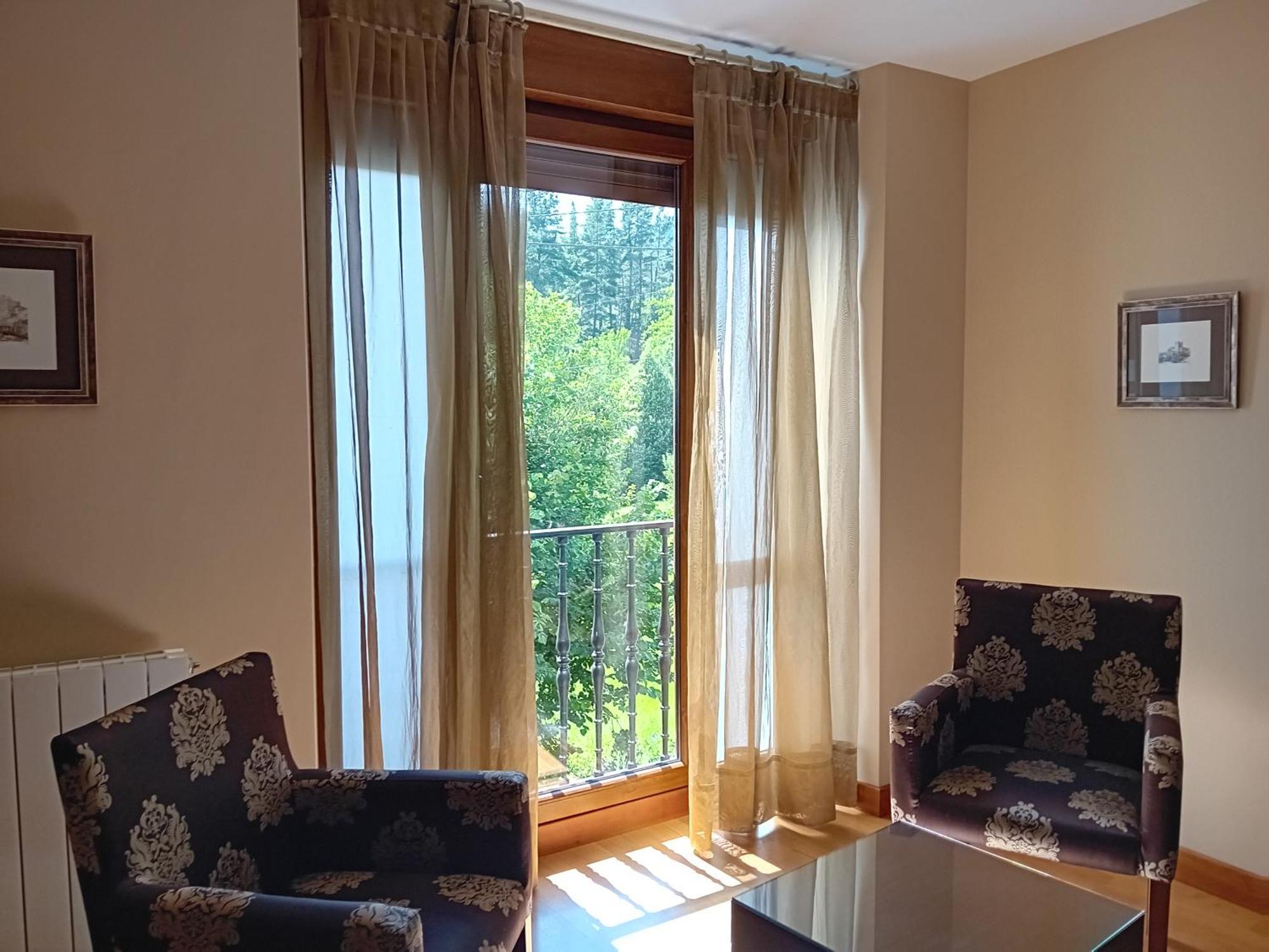 Picos De Europa Suites And Rooms Turieno Exterior photo